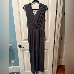 Fashion NWT Gray Jumpsuit Womens Size Med Stretchy Holiday Perfect Add Jewelry